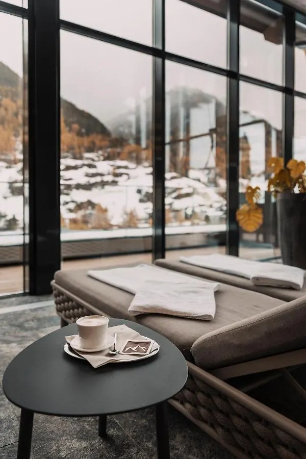 Bergland Design- und Wellnesshotel Sölden 5*,